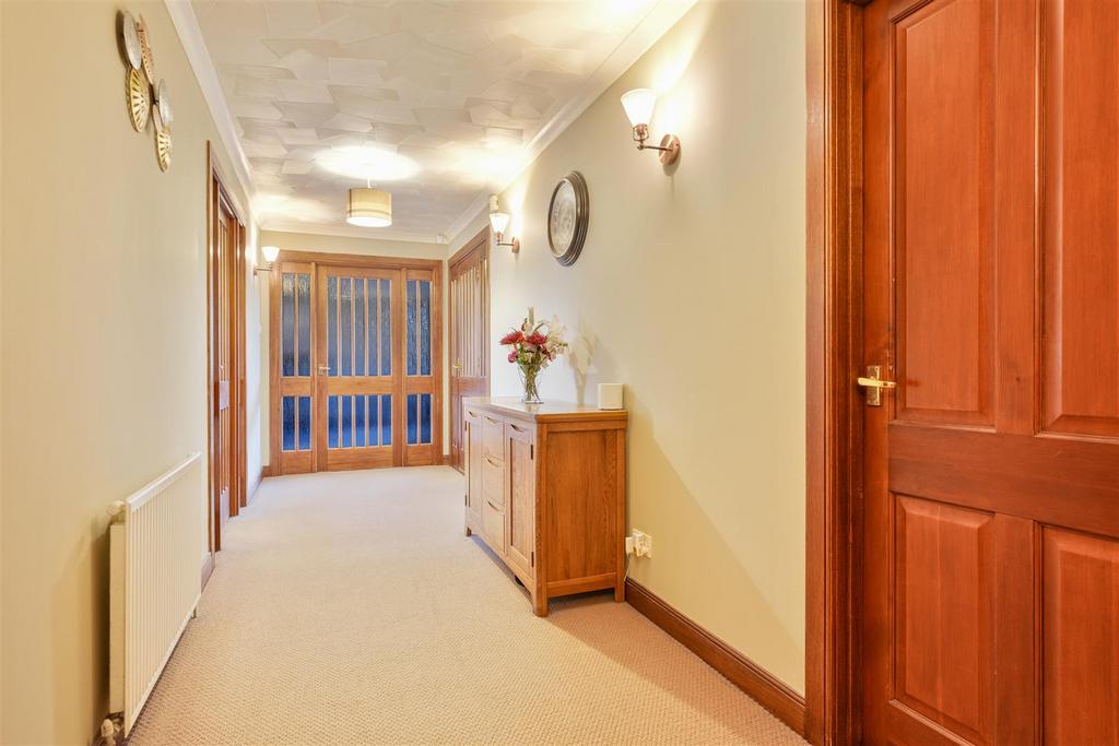 7 - hallway.jpg
