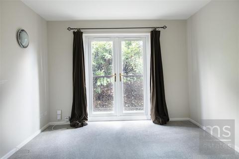 2 bedroom flat to rent, Lenton Manor, Nottingham NG7
