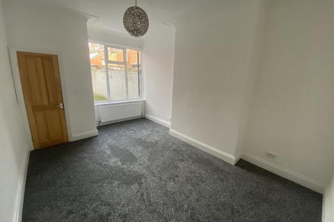 3 bedroom terraced house to rent, Oxford Avenue, South Shields