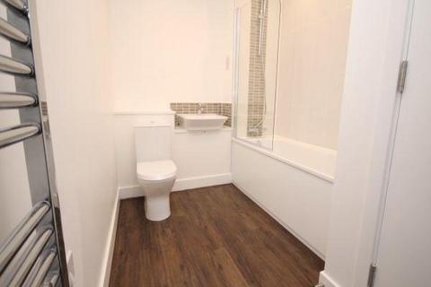 2 bedroom apartment for sale, Baywillow Avenue, Carshalton