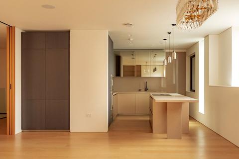 3 bedroom apartment to rent, St Mary Abbots Place, Kensington, W8
