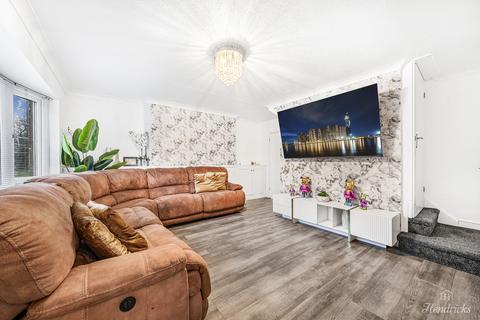 3 bedroom terraced house for sale, Arterial Road, Leigh-on-sea, SS9 4