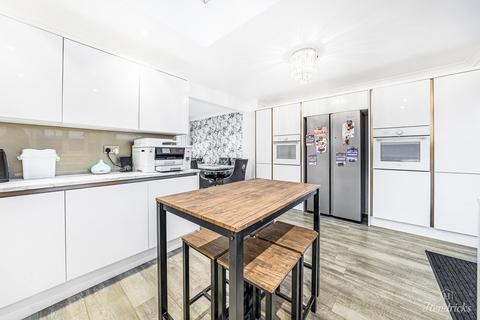 3 bedroom terraced house for sale, Arterial Road, Leigh-on-sea, SS9 4