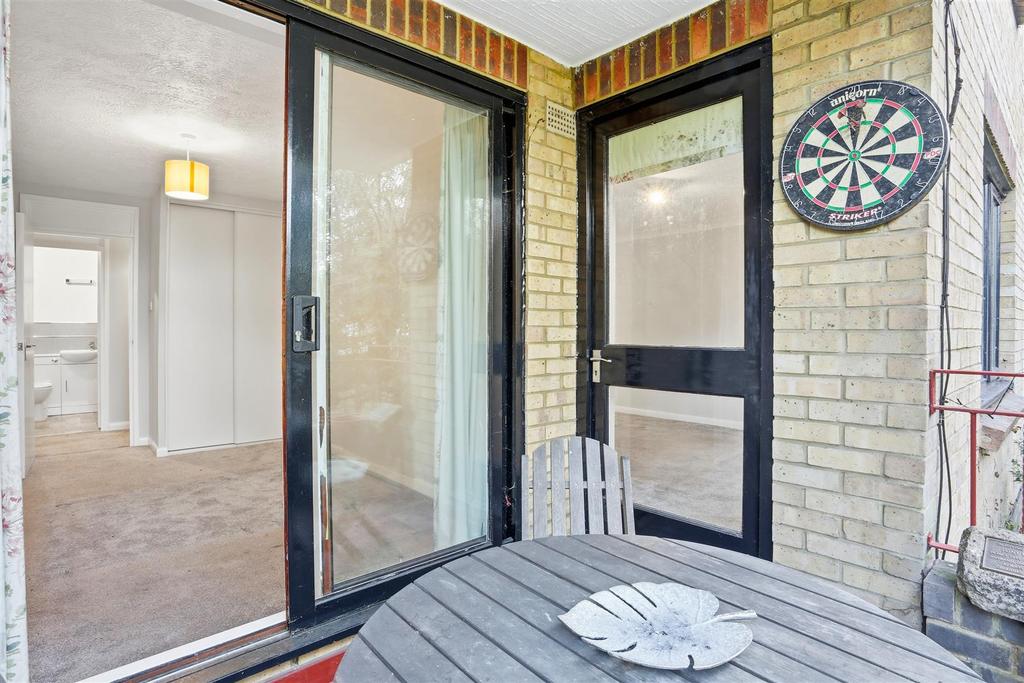 1584407069 - 2 Kempston Court - 8.jpg