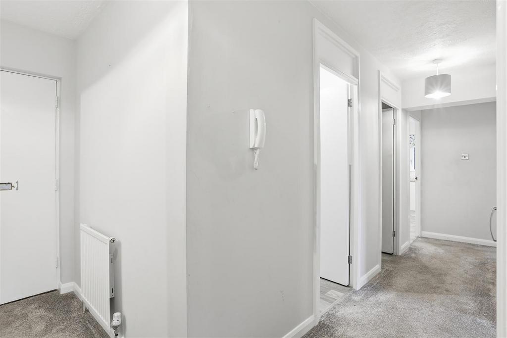 1584407069 - 2 Kempston Court - 14.jpg