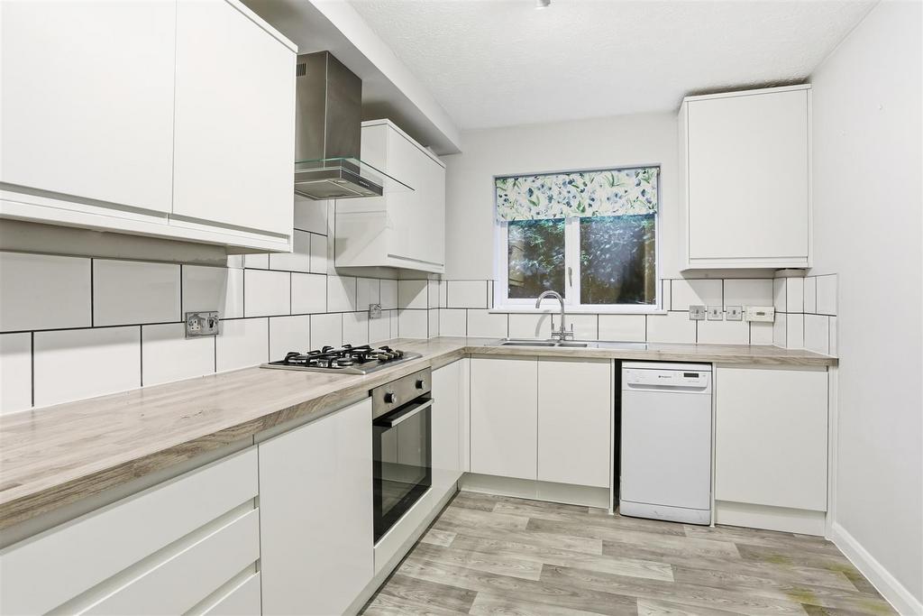 1584407069 - 2 Kempston Court - 9.jpg