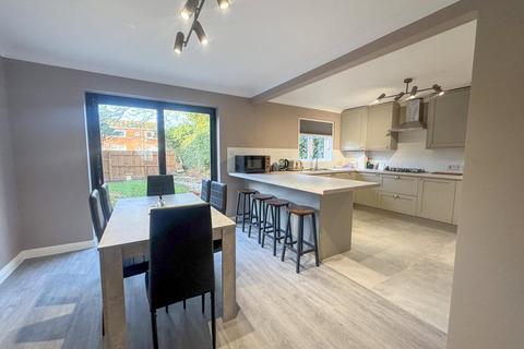 4 bedroom detached house to rent, Fairlawns, Newmarket, CB8