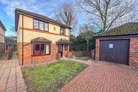 4 bedroom detached house to rent, Fairlawns, Newmarket, CB8