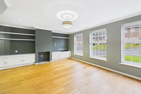 undefined, Dornford Gardens, Coulsdon CR5