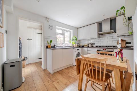 2 bedroom end of terrace house for sale, Summers Road, Farncombe, Godalming, GU7