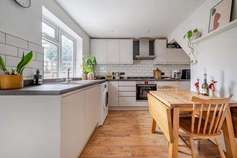 2 bedroom end of terrace house for sale, Summers Road, Farncombe, Godalming, GU7