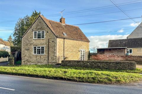 3 bedroom detached house for sale, Burton Hill, Malmesbury
