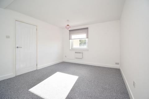 2 bedroom flat to rent, Oak Road, Cumbernauld, G67