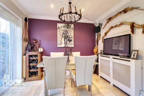 2 bedroom semi-detached house for sale, Churchill Avenue, Chatham