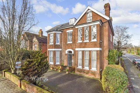 2 bedroom flat for sale, London Road, Canterbury, Kent