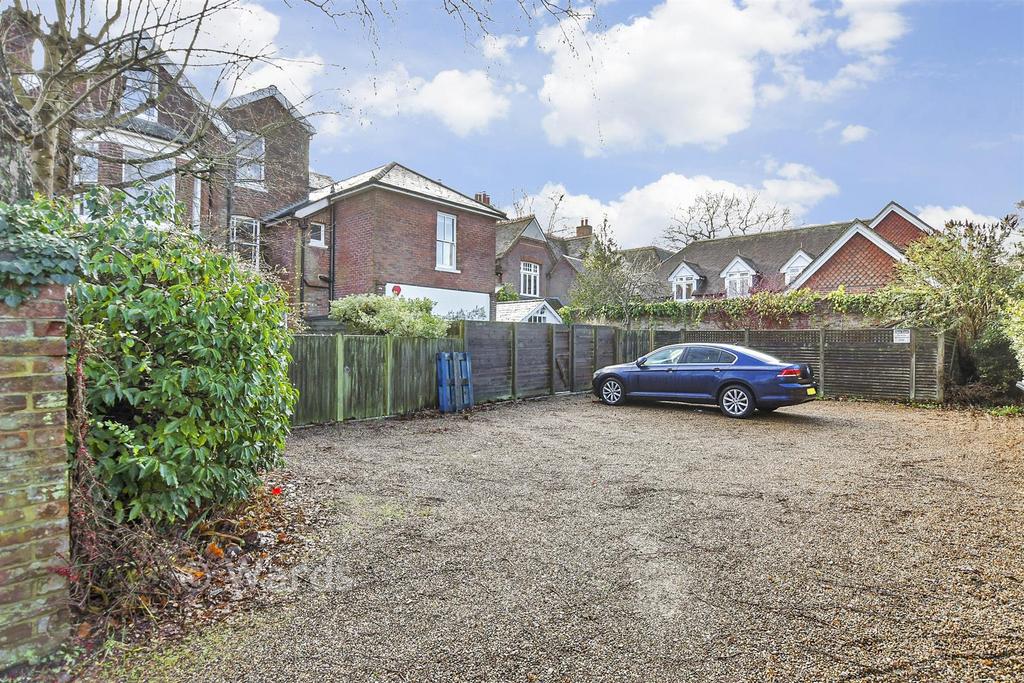 Driveway/Parking