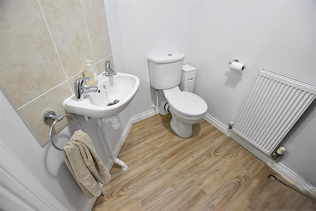 Cloakroom/wc