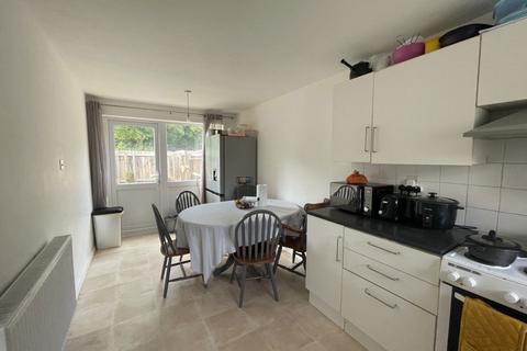3 bedroom terraced house to rent, White Cross, Ravensthorpe, Peterborough, PE3 7LP