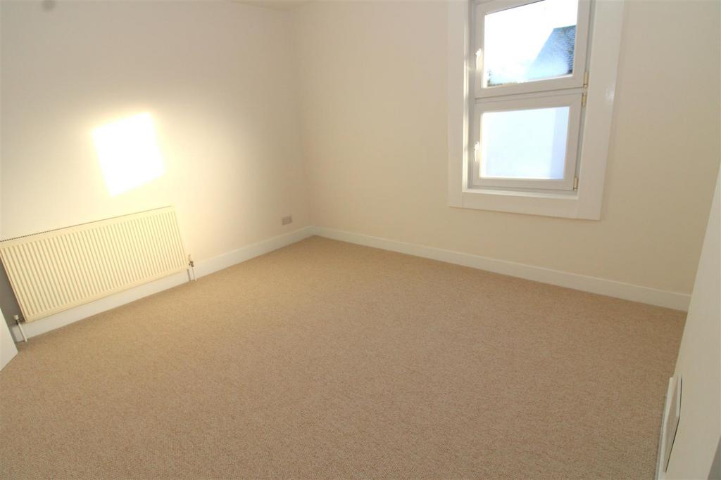 Bedroom 1.JPG