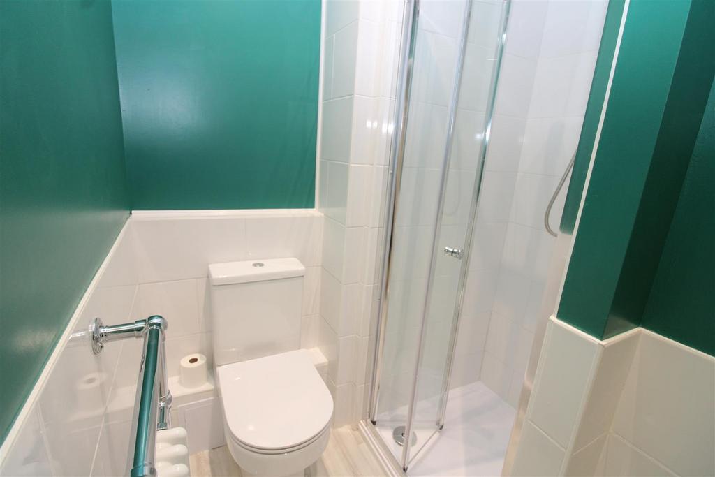 Shower room..JPG