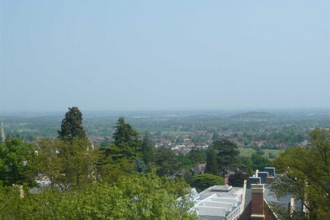3 bedroom apartment to rent, Flat E Elmsdale53 Abbey RoadMalvern