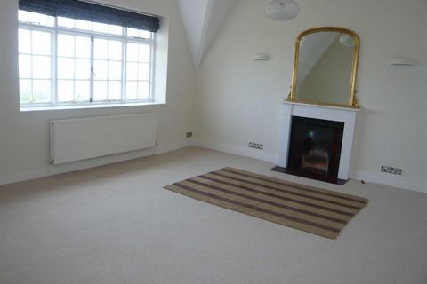 3 bedroom apartment to rent, Flat E Elmsdale53 Abbey RoadMalvern