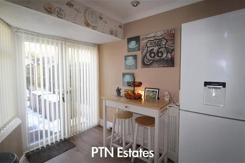 3 bedroom end of terrace house for sale, Cradley Road, Dudley