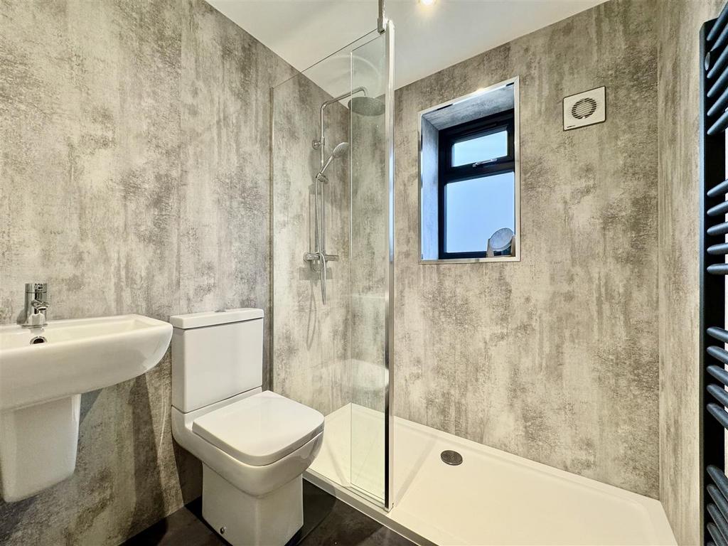 En suite shower room