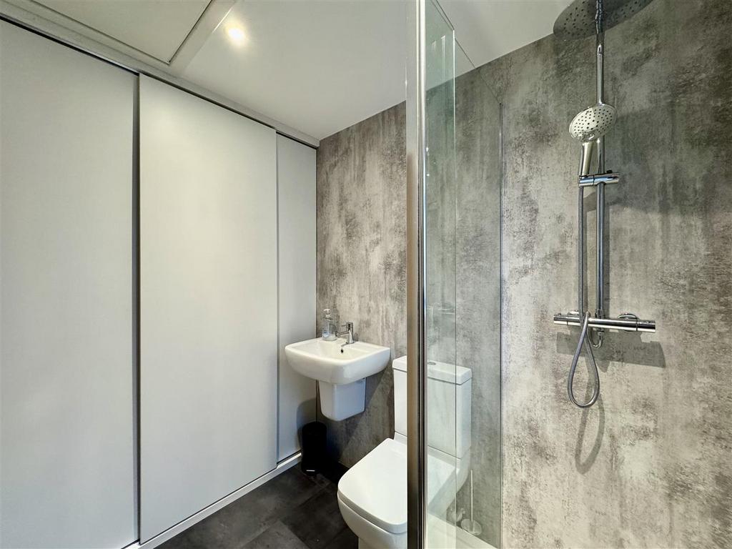 En suite shower room