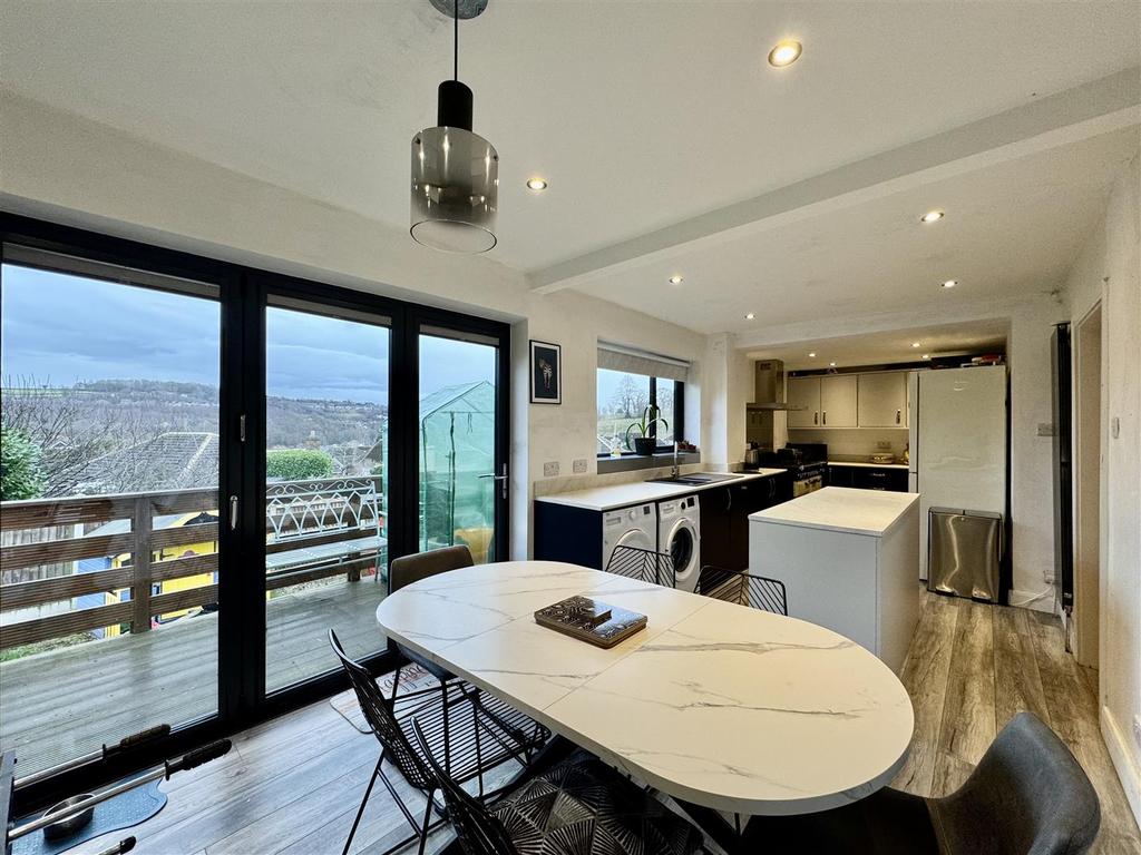 Dining kitchen