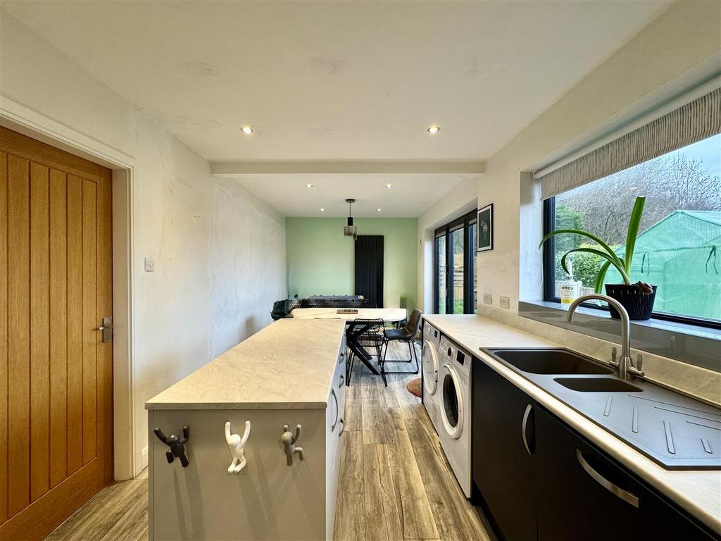 Dining kitchen
