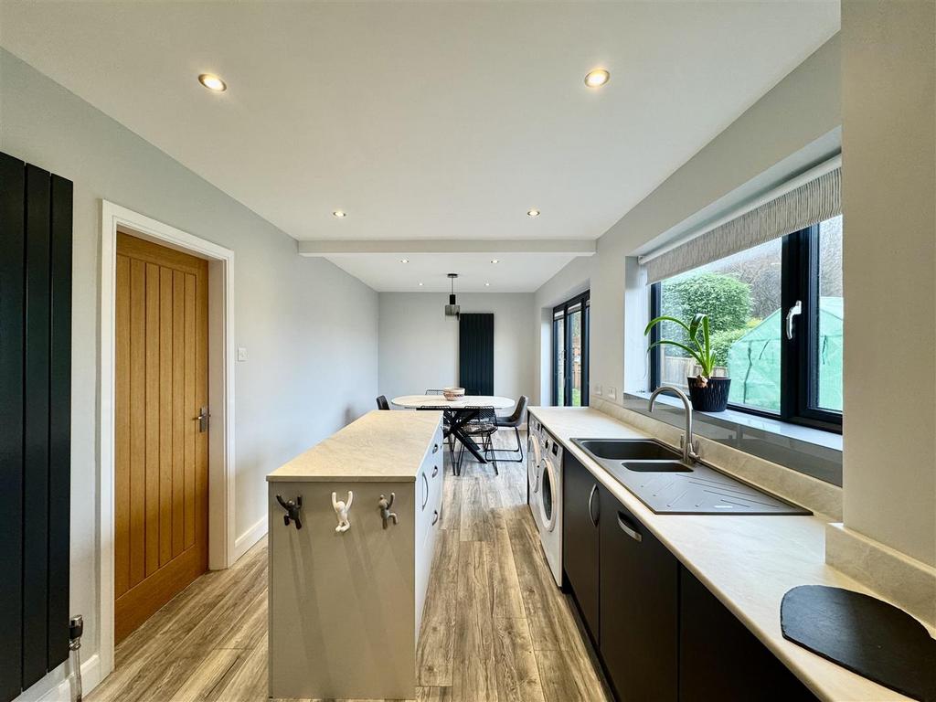 Dining kitchen