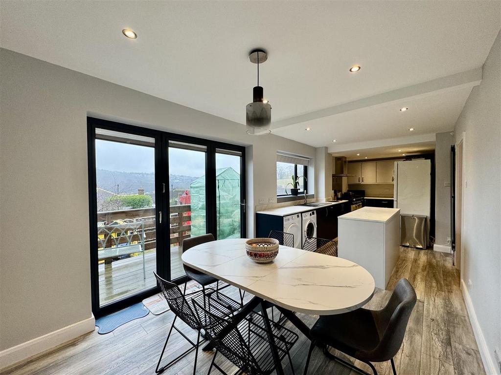 Dining kitchen