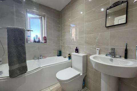 undefined, Sanderson Avenue, Bradford BD6