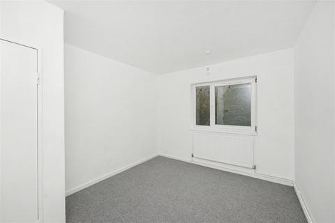 2 bedroom flat for sale, Worcesters Avenue, Enfield