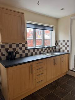 3 bedroom semi-detached house to rent, Drake Street, Gainsborough DN21