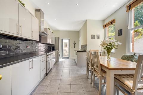 6 bedroom townhouse for sale, Grange Road, Darlington