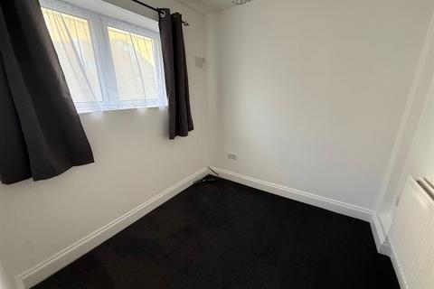 2 bedroom apartment to rent, Llanover Road, Wembley