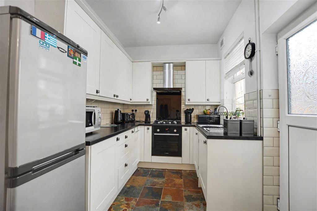 Kitchen 1.jpeg