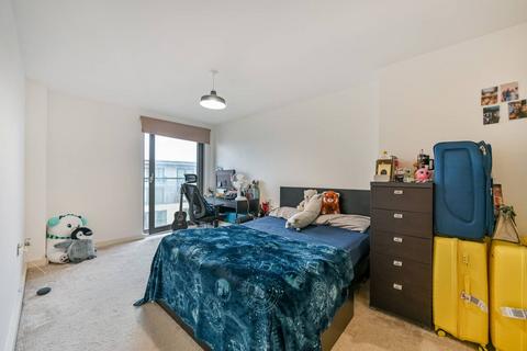 2 bedroom flat to rent, High Street, Slough, SL1