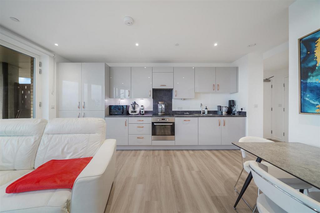 Flat 28, Tavener House - zf Lm OC0 VPn7 WGyogu Yu L.jpg
