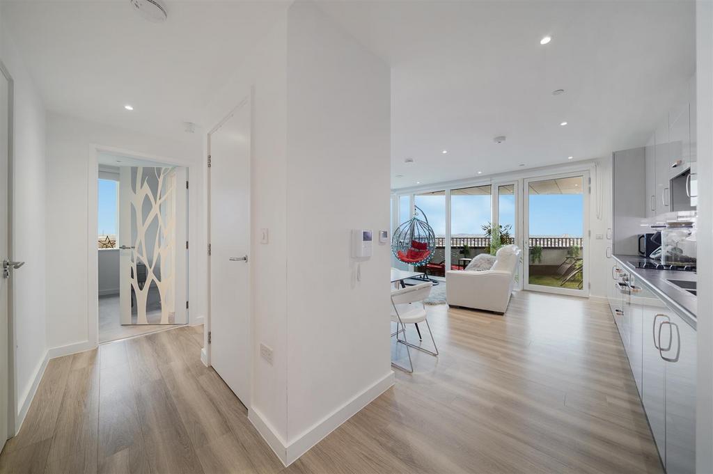 Flat 28, Tavener House - sm OC0 RYl621 ISNd Kqt KW.jpg