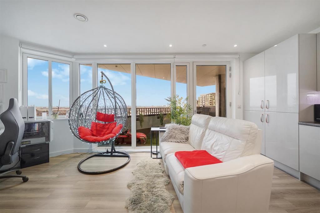 Flat 28, Tavener House - TLZx Os Y76fw EQcy Fpk Zj.jpg