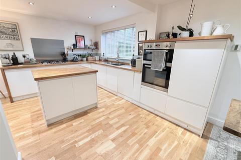 undefined, Castle Close, Bottesford