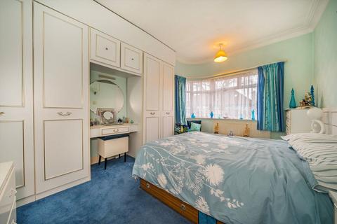 2 bedroom bungalow for sale, Rosecroft Gardens, Twickenham TW2
