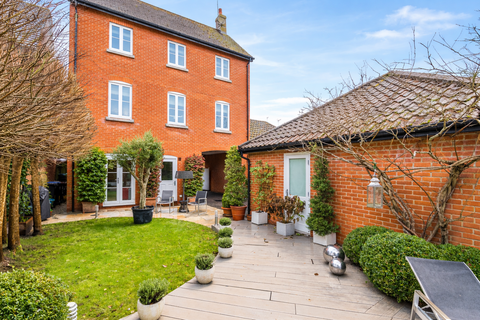 4 bedroom detached house for sale, Devon Mead, Hertfordshire AL10