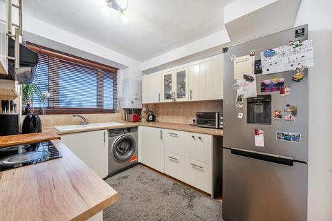 2 bedroom apartment for sale, Armfield Crescent, Mitcham CR4