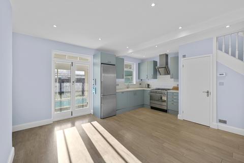 3 bedroom house to rent, Russell Road, Mitcham CR4