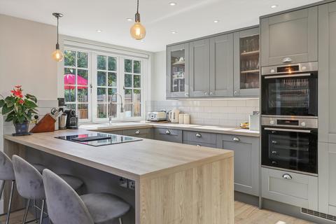 3 bedroom end of terrace house for sale, West End Lane, Esher, Surrey, KT10