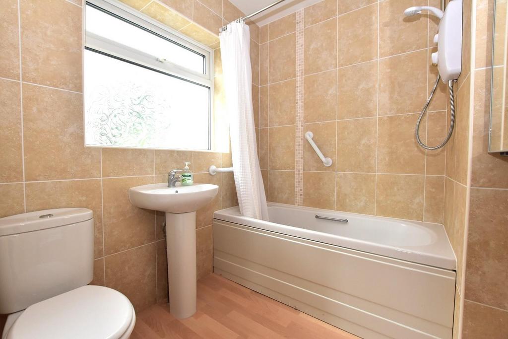 Family Bathroom.JPG